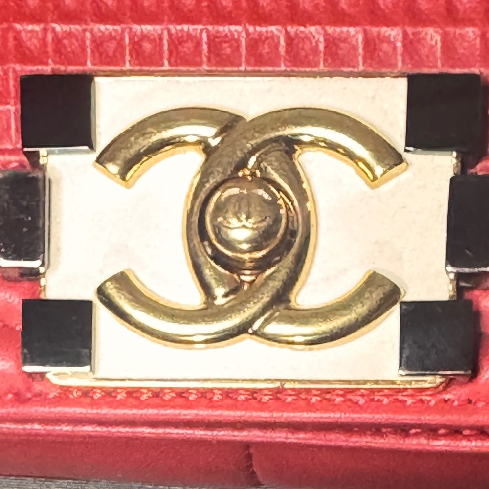 CHANEL Boy Bag Red Special Edition Leather Red - Picture 8 of 16